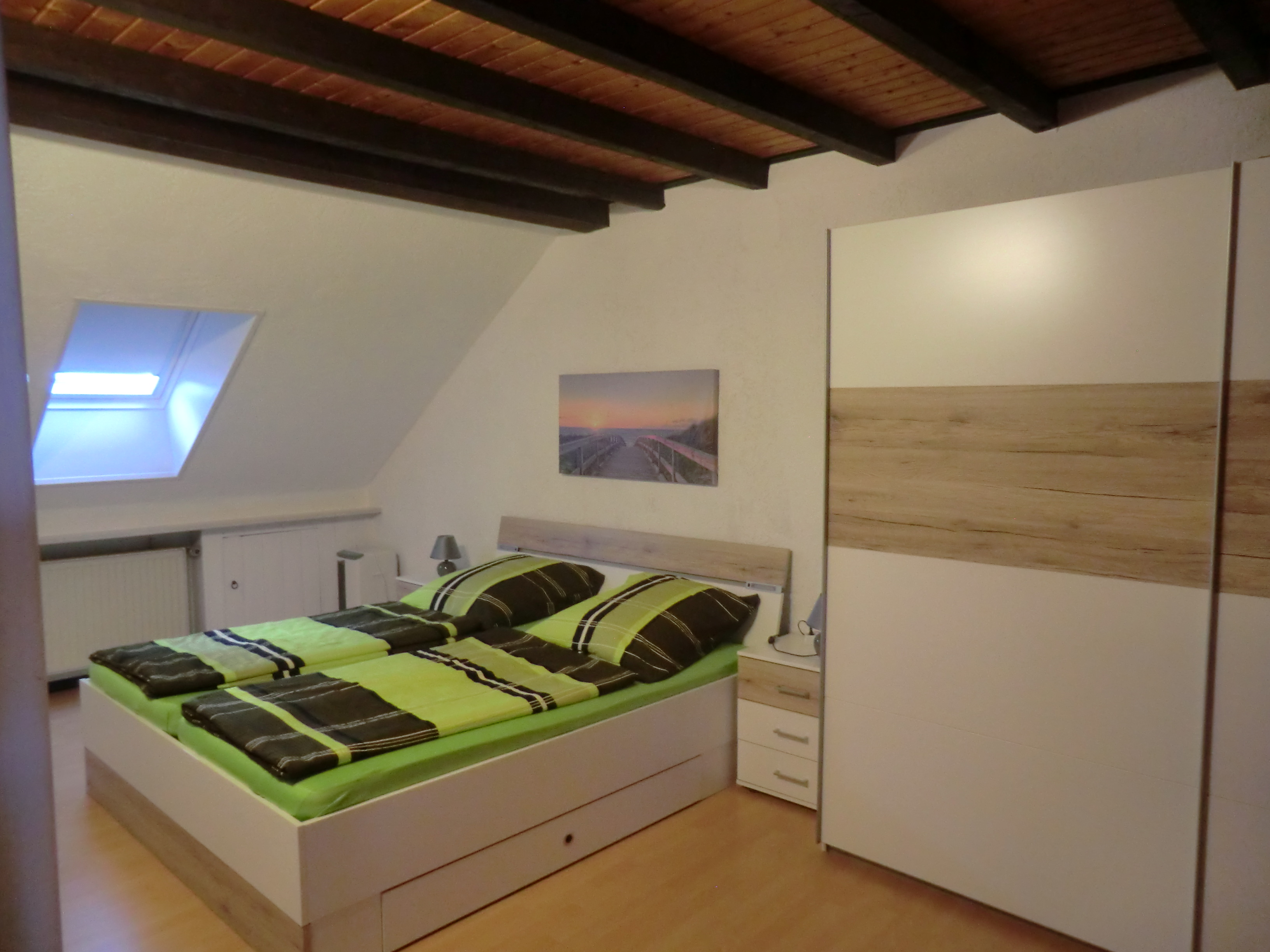 Schlafzimmer mit Doppelbett